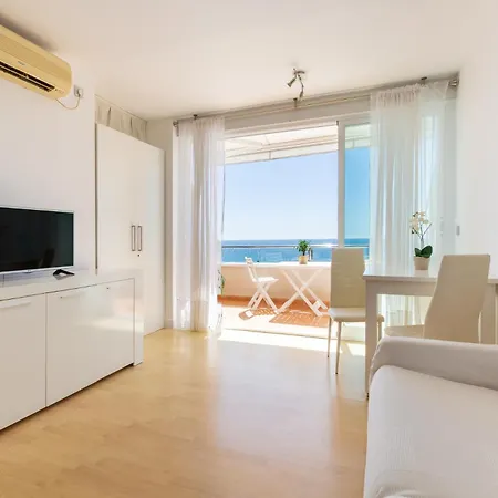 Apartment Roca Chica - Parking - Frente Playa - Terraza - Wifi - Bajondillo Y Carihuela